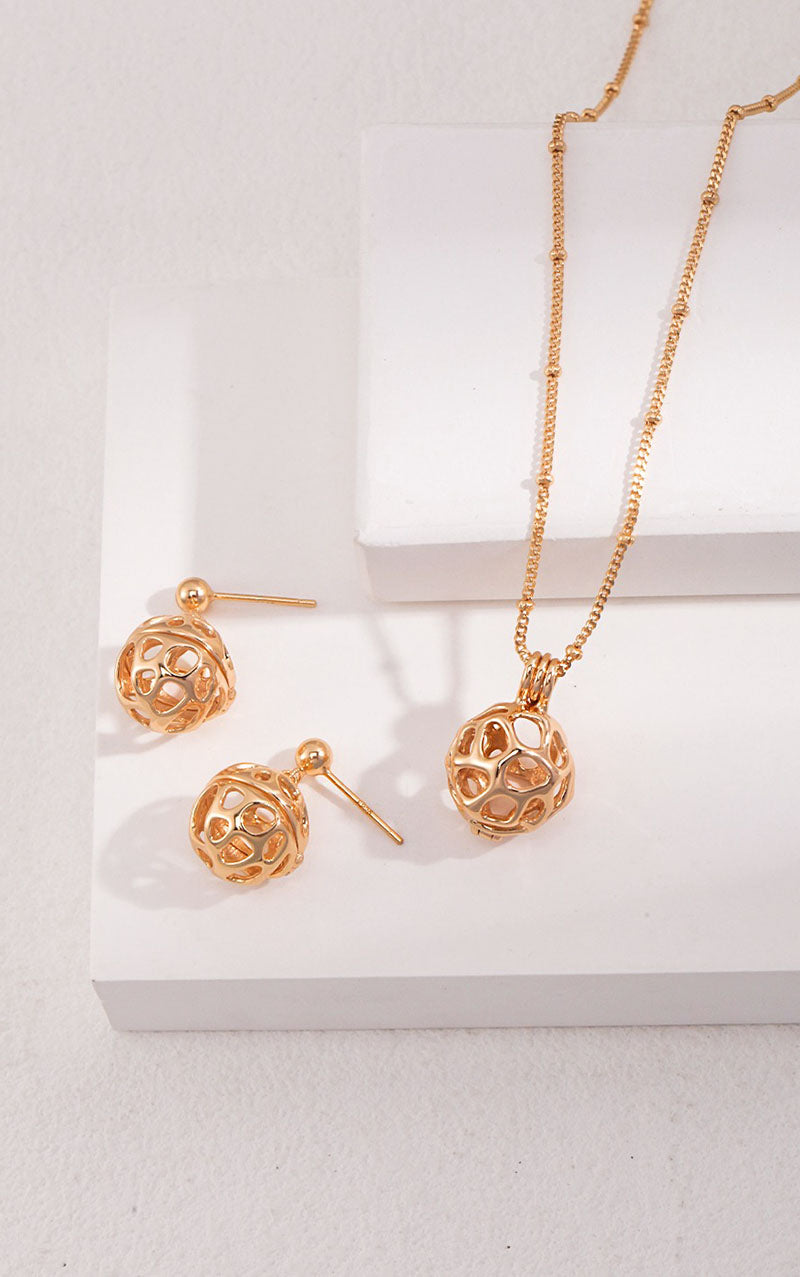 18K GOLD SPHERE NECKLACE